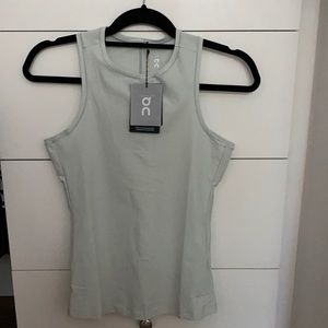 On Running movement tank  “mineral” BNWT size S